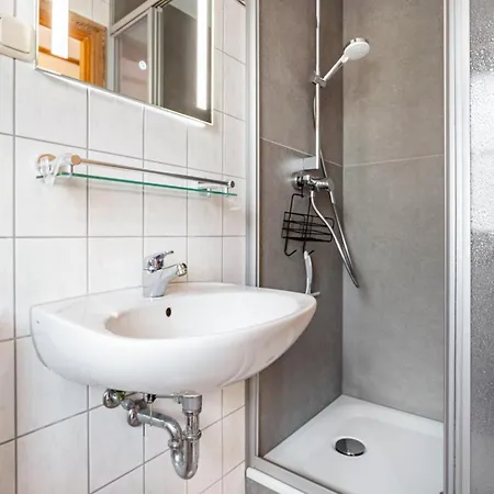 Haus Albatros 6 Apartment *